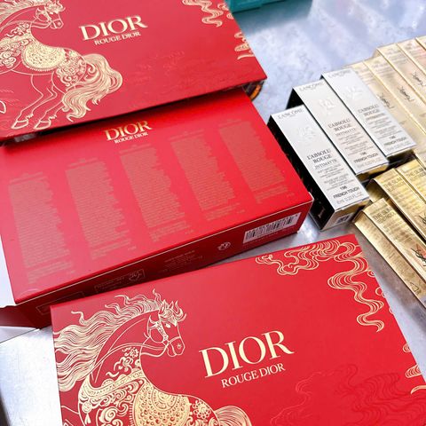(Chính ngạch) Set 5 Son Dior On Stage Mới - Chất Lì, Bóng Nhẹ, Dưỡng Ẩm - Quà Tặng Sang Trọng cho Các Tín Đồ Làm Đẹp