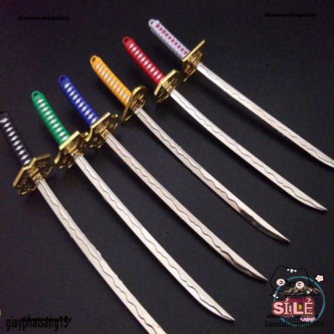 Móc Khóa Kiếm Katana Zoro Law One Piece Chất Liệu Kim Loại Không Gỉ Dài 16cm - Quà Tặng Anime Cho Người Hâm Mộ