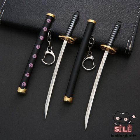 Móc Khóa Mặt Dây Chuyền Cool One Piece Zoro Ba Thanh Kiếm Vũ Khí Mô Hình Ngoại Vi Phụ Kiện Thời Trang