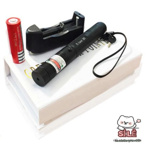 Đèn Laser 303 Màu Xanh - Công Nghệ Chiếu Sáng Hiện Đại, Hiệu Ứng Kính Vạn Hoa, Phù Hợp Bữa Tiệc và Sự Kiện, An Toàn và Tiện Dụng.
