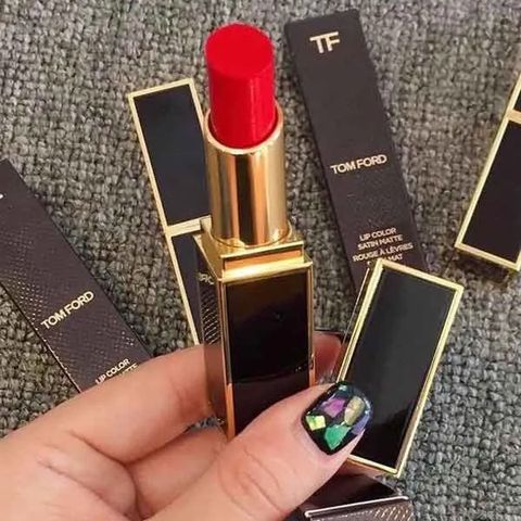 Son Tom Ford Lip Color Satin Matte La Woman 15 - Đỏ Cổ Điển Chính Hãng, Chất Lượng Cao, Nuôi Dưỡng Môi, Lớp Finish Mịn Màng