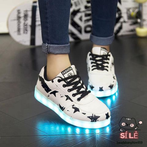 Giày Phát Sáng LED Đen Trắng - 7 Màu Đổi Màu & 8 Chế Độ Chiếu Sáng Độc Đáo - Giày Thời Trang Đậm Chất Nghệ Thuật