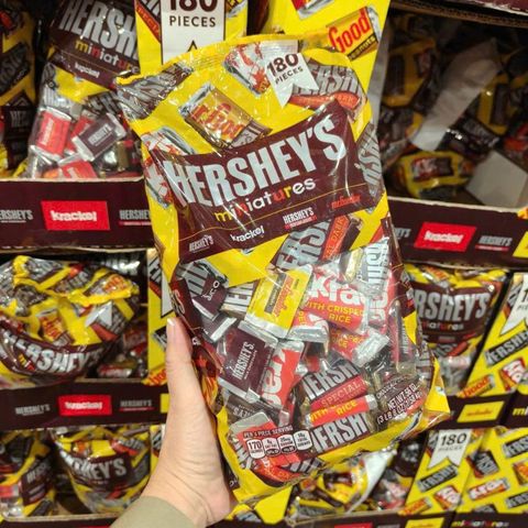 Kẹo Socola Hershey’s Miniatures 1.58kg - Socola Kisses Nguyên Chất, 4 Hương Vị Thơm Ngon, Thích Hợp Cho Tiệc Tùng và Du Lịch