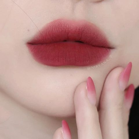Son Kem Gucci Liquid Matte 521 Nellie Cherrie - Đỏ Gạch Sang Trọng, Độ Bám Màu Cao, Chất Lượng Chính Hãng, Đem Đến Đôi Môi Quyến Rũ