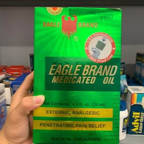 12 Chai Dầu Gió Xanh Con Ó 36ml - Dầu Xoa Bóp Giảm Đau, Made in Singapore, 2 Nắp Tiêu Chuẩn Mỹ, Hàng Chính Hãng