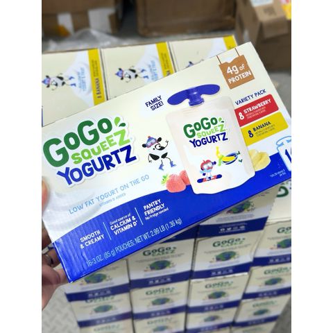 Thùng 16 Gói Sữa Chua Gogo Squeez Yogurtz Hương Vị Dâu Chuối, Ít Béo, Chứa Canxi & Vitamin D, Không Gen, 85g/túi