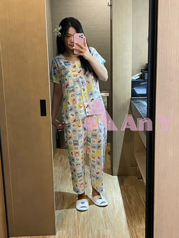 Đồ Bộ Mặc Nhà An Y Vải Tole Ngắn Tay Họa Tiết Cậu Bé Bút Chì, Quần Dài Có Túi Thời Trang Tết 2026, Thoải Mái, Dễ Chịu