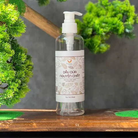 Dầu Dừa Thủ Công Escoco 250ml - Dưỡng Ẩm, Giúp Da Mềm Mịn, Tóc Bóng Khỏe, Xịt Tẩy Trang Tự Nhiên, An Toàn Cho Da Nhạy Cảm