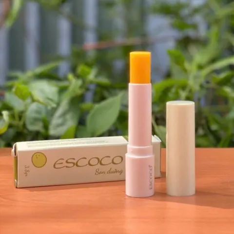 Son Dưỡng Gấc Escoco 3.8g - Dưỡng Ẩm, Làm Mềm Môi Tự Nhiên, Chống Oxy Hóa, Phù Hợp Da Nhạy Cảm, Xuất Xứ Việt Nam