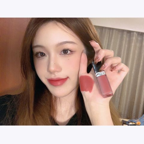 Son Kem Dior Rouge Forever Liquid 720 - Hồng Đất Chính Hãng, Độ Bám Màu Lâu, Thích Hợp Mọi Dịp, Đẳng Cấp Sang Trọng