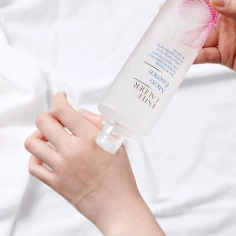 Nước Thần Estée Lauder Treatment Lotion 100ml - Dưỡng ẩm cao cấp với chiết xuất hoa anh đào, làm sáng da và hỗ trợ giảm kích ứng.