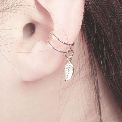 Khuyên Kẹp Tai Thiết Kế Hình Chiếc Lá - Phụ Kiện Thời Trang Cá Tính Cho Nữ - Chất Liệu Hợp Kim Cao Cấp
