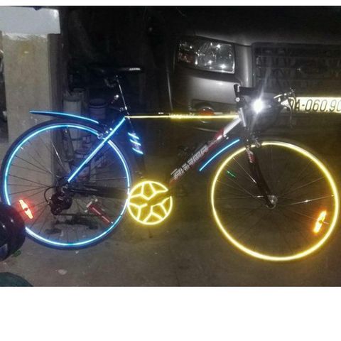 Tem Dán Vành Phản Quang Xe Máy Decal Trang Trí - Bộ 8 Chỉ Đủ Cho 1 Vành, Nhiều Màu Sắc Bắt Mắt, Phụ Kiện Xe Đẹp Mắt