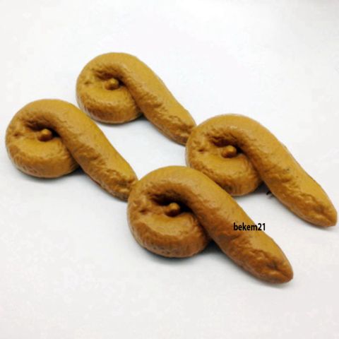 Móc Khóa Cục Phân Hài Hước - Đồ Chơi Giảm Căng Thẳng Bằng Nhựa - Quà Tặng Vui Nhộn Cho Trẻ Em Và Sinh Nhật