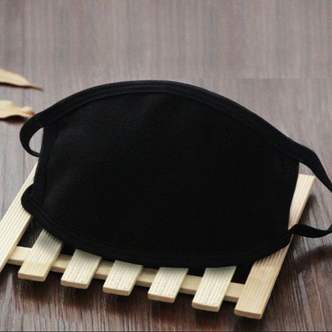 Khẩu Trang Đen Trơn Hàn Quốc - Vải Cotton Chống Bụi, Chống Nắng, Kiểu Dáng Basic, Tiện Dụng, Giá Rẻ