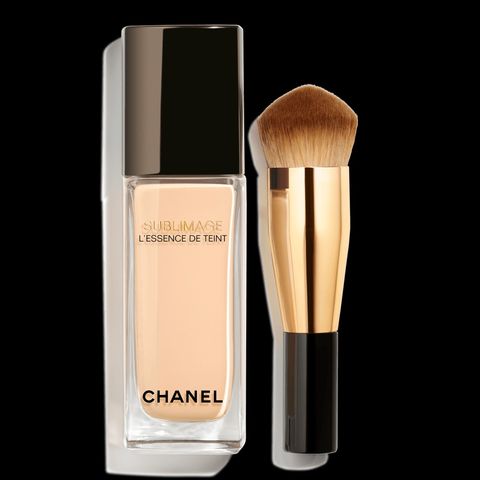 Kem Nền CHANEL Sublimage L'Essence de Teint Foundation #B10 - Sản phẩm trang điểm cao cấp, lớp nền tự nhiên và che phủ hoàn hảo cho làn da.