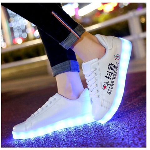 Giày Phát Sáng Đen Led 7 Màu Chữ Hàn Nhịp Tim - Giày Cao Cổ Nam Nữ, 11 Chế Độ Ánh Sáng Thời Trang, Chống Nước, Thoải Mái