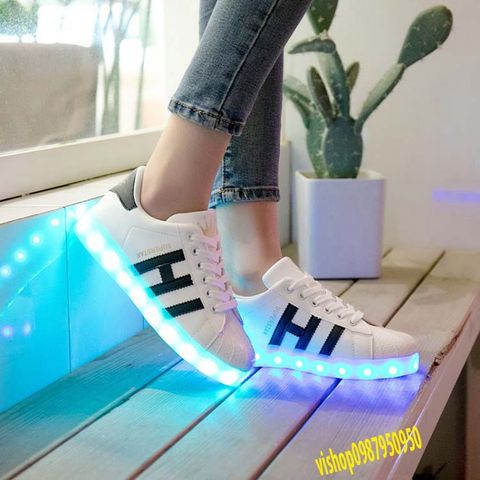 Giày Phát Sáng Chữ HI Đèn LED 7 Màu 11 Chế Độ - Giày Thể Thao Đẹp Cho Nam Nữ, Thích Hợp Cho Tiệc Tùng và Sự Kiện