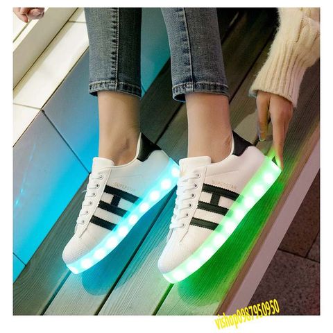 Giày Phát Sáng Chữ HI Đèn LED 7 Màu 11 Chế Độ - Giày Thể Thao Đẹp Cho Nam Nữ, Thích Hợp Cho Tiệc Tùng và Sự Kiện