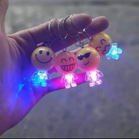 Móc Khóa Mặt Cười Emoji Phát Sáng Nhiều Màu - Phụ Kiện Thời Trang Dễ Thương Cho Chìa Khóa & Túi Xách
