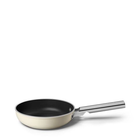 Chảo Rán SMEG FPF2002CRM 20cm Màu Kem - Chất Liệu Nhôm Rèn Lạnh, Lớp Chống Dính Gốm Ceramic, Phù Hợp Mọi Loại Bếp