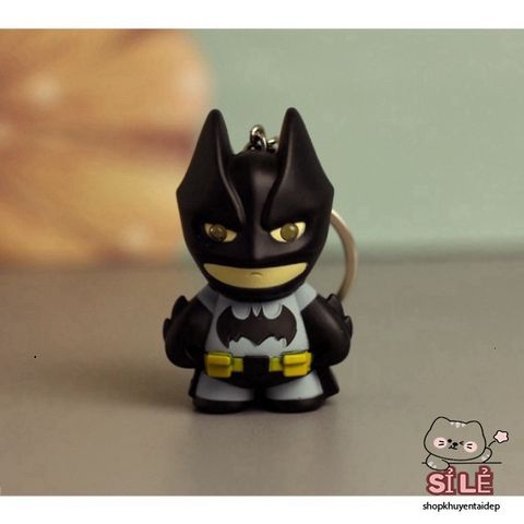 Móc Khóa LED Siêu Anh Hùng Avengers Người Dơi, Người Sắt, Captain America, Người Nhện - Phát Sáng Đèn 3 trong 1, Quà Tặng Độc Đáo
