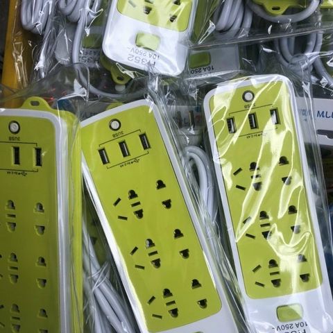 Ổ Cắm Điện Đa Năng Màu Xanh Chống Giật