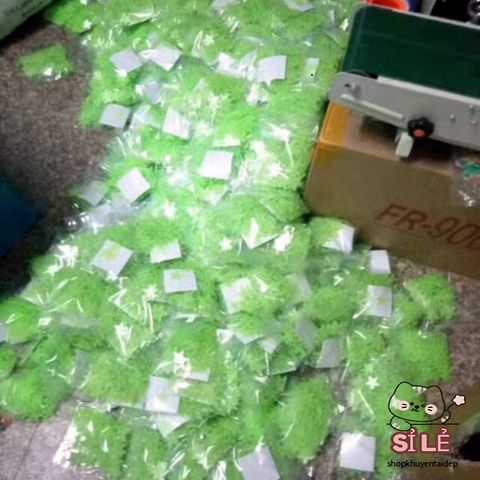 Bộ 100 Ngôi Sao Dạ Quang Gắn Tường - Tô Điểm Phòng Ngủ Trẻ Em với 4 Màu Sắc Tuyệt Đẹp, Phát Sáng Trong Bóng Tối