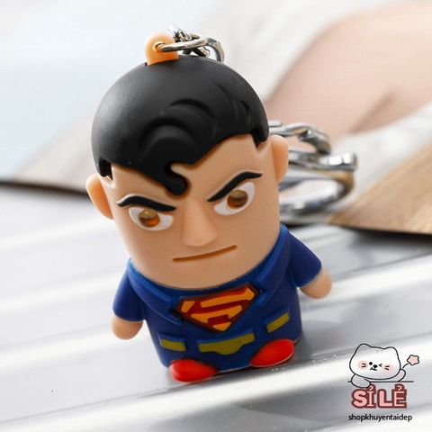 Móc Khóa LED Superman Phát Sáng - 3 Trong 1 Có Nhạc và Đèn Chiếu Thời Trang Độc Đáo Cho Fan Siêu Anh Hùng