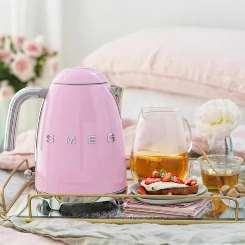Ấm Siêu Tốc SMEG KLF03PKEU Pink - Thiết Kế Cổ Điển Thập Niên 50, Dung Tích 1.7L, Bộ Lọc Cặn Vôi, Đế Xoay 360°