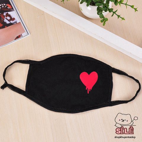 Khẩu Trang Hình Trái Tim Đỏ Phong Cách Hàn Quốc - Chống Bụi Cotton, Thiết Kế Anime/Manga Độc Đáo, Unisex, Freesize
