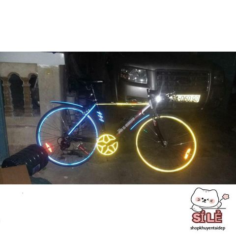 Decal Phản Quang Bọc Vành Xe Máy - Chống Thấm Nước, Bộ 8 Chỉ Trang Trí Xe Màu Sắc Đẹp, Đảm Bảo Dính Chặt, Hỗ Trợ Đổi Trả 15 Ngày