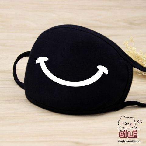 Khẩu Trang Cotton Đen Họa Tiết Miệng Cười Mũi Tên - Phong Cách Anime/Manga Thời Trang, Chống Bụi Và Kháng Khuẩn