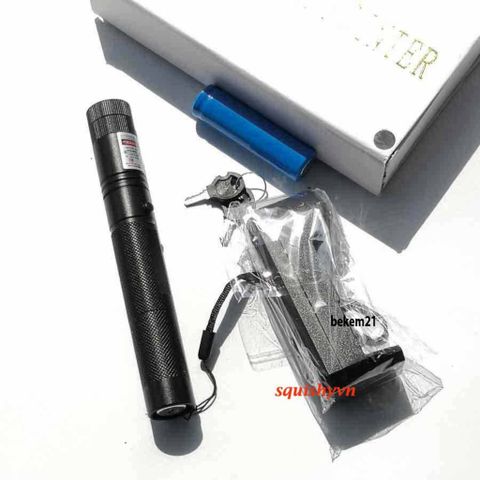 Đèn Pin Laser Ánh Sao Sạc USB 303 - Thiết Bị Di Động Chống Nước, Chất Liệu Kim Loại Bền Bỉ, Phục Vụ Thuyết Trình và Giải Trí