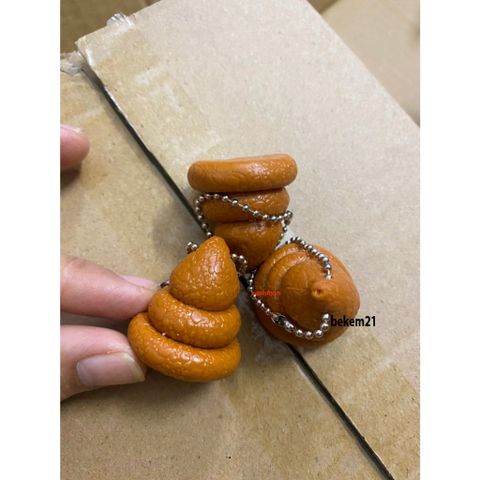 Móc Khóa Hình Cục Phân Mr. Shit Banana - Phụ Kiện Giải Trí Đáng Yêu 2024, Chất Liệu Silicon Nhỏ Gọn, Quà Tặng Troll Bạn Bè