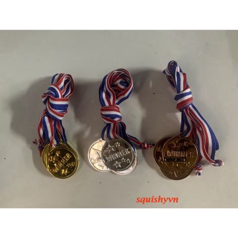 Huy Chương Thể Thao Cao Cấp - [6 LOẠI] Bóng Đá, Bóng Chuyền, Cầu Lông, Điền Kinh, Bóng Bàn - Món Quà Hoàn Hảo cho Người Yêu Thể Thao
