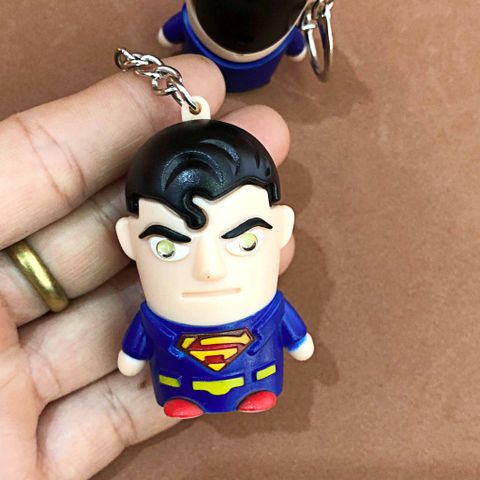 Móc Khóa Superman Đèn LED Phát Sáng - Âm Thanh Độc Đáo, Móc Khóa Siêu Nhân Xanh Ngộ Nghĩnh, Quà Tặng Đáng Yêu, Phụ Kiện Thời Trang