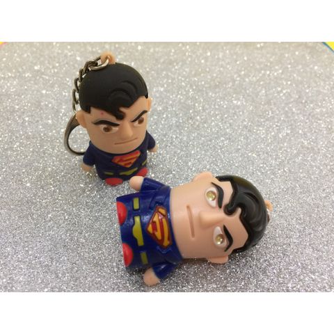 Móc Khóa Superman Đèn LED Phát Sáng - Âm Thanh Độc Đáo, Móc Khóa Siêu Nhân Xanh Ngộ Nghĩnh, Quà Tặng Đáng Yêu, Phụ Kiện Thời Trang