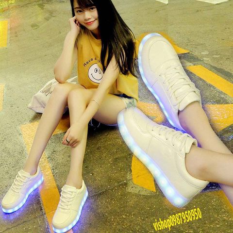 Giày trắng phát sáng LED 7 màu thời trang Hàn Quốc - Đế chống nước, dễ dàng điều chỉnh ánh sáng cho cả nam nữ