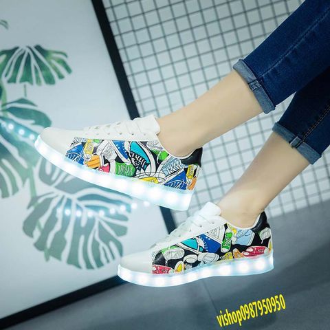 Giày Phát Sáng Led 7 Màu Graffiti Gradient - Đế Chống Nước, Thời Trang Nam Nữ, 11 Chế Độ Chiếu Sáng, Sạc Thoải Mái