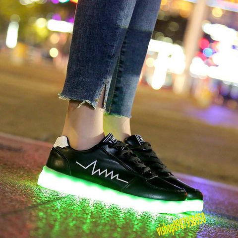 Giày Phát Sáng Đèn Led Màu Đen Thêu Nhịp Tim - Giày Thời Trang Đổi Màu 7 Màu, 8 Chế Độ Cho Nam Nữ, Phù Hợp Mọi Sự Kiện