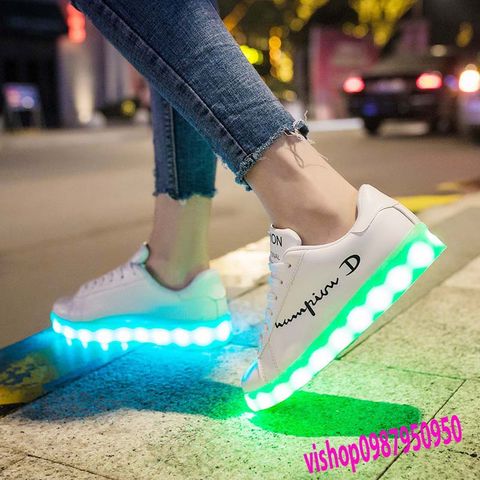 Giày Phát Sáng LED 7 Màu Hàn Quốc - Giày Đẹp Chống Thấm Nước, Thích Hợp Đi Chơi, Tiệc Tùng, Thời Trang Nam Nữ