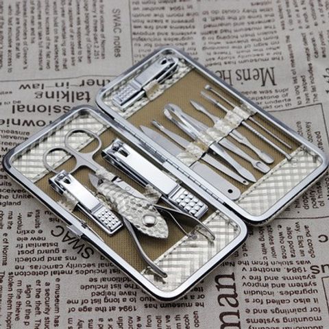 Bộ cắt móng tay 12 chi tiết vàng cao cấp - Bộ dụng cụ chăm sóc cá nhân gọn nhẹ, sang trọng, quà tặng ý nghĩa cho bạn và người thân