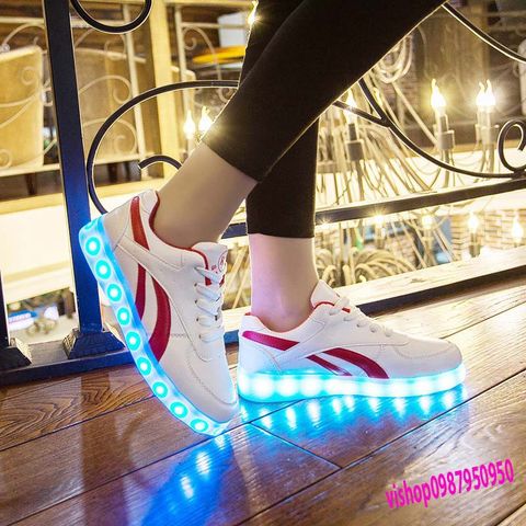 Giày Phát Sáng Đen Trắng Họa Tiết Đỏ - Giày LED 7 Màu Tùy Chọn Chống Nước Thời Trang Nam Nữ, Phù Hợp Mọi Dịp