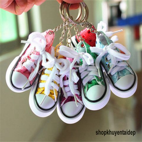 Móc Khóa Hình Giày Bata Độc Đáo - Phụ Kiện Thời Trang Mini Cá Tính, Quà Tặng Ý Nghĩa - 10 Màu Sắc Khác Nhau