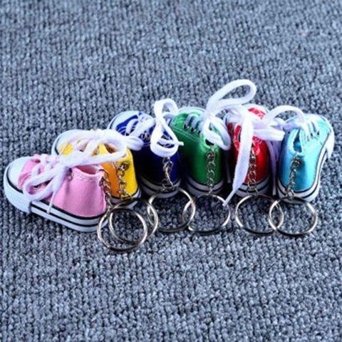 Móc Khóa Hình Giày Bata Độc Đáo - Phụ Kiện Thời Trang Mini Cá Tính, Quà Tặng Ý Nghĩa - 10 Màu Sắc Khác Nhau
