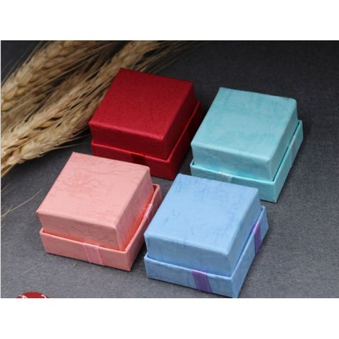 Hộp Đựng Nhẫn Hình Vuông Màu Hồng - Trang Sức Cao Cấp, Quà Tặng Ý Nghĩa Cho Các Cô Gái Trẻ, Kích Thước Nhỏ Gọn 4x4x3.2cm