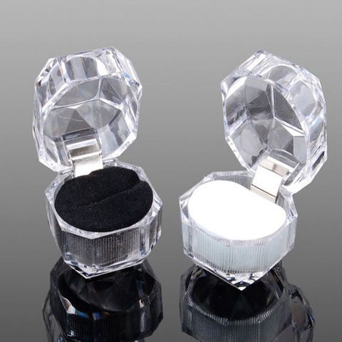 Hộp Chứa Nhẫn Hình Bát Giác Trong Suốt - Phụ Kiện Thời Trang Sang Trọng, Chất Liệu Acrylic, Kích Thước 4x4x4 cm