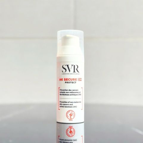 Kem Chống Nắng SVR AK Secure DM Protect 50ml - SPF 50+ Bảo Vệ Da Nhạy Cảm Chống Tia UVA/UVB, Phục Hồi DNA, Không Chứa Paraben