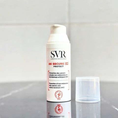 Kem Chống Nắng SVR AK Secure DM Protect 50ml - SPF 50+ Bảo Vệ Da Nhạy Cảm Chống Tia UVA/UVB, Phục Hồi DNA, Không Chứa Paraben